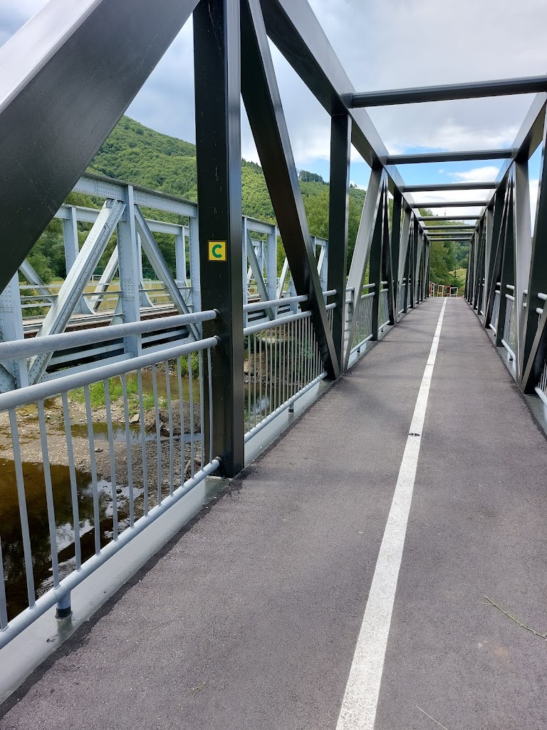 Železničná stanica Horné Srnie ŽELEZNIČNÁ STANICA