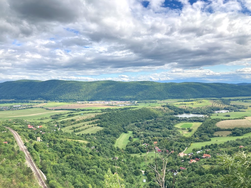 Železničná stanica Lipovník ŽELEZNIČNÁ STANICA