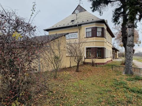Fotografie Čachtice Train Station