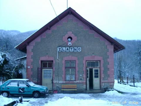 Fotografie Zlatno Train station