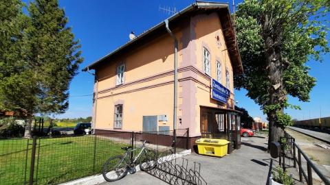 Fotografie Zemianska Olča Train station