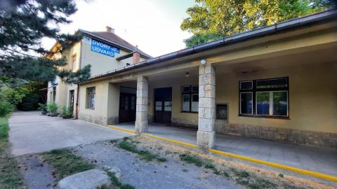 Fotografie Dvory nad Zitavou Train Station