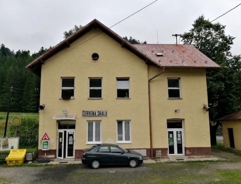 Fotografie Šumiac Červená Skala Train Station