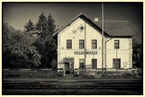 Fotografie Veľké Uherce Train Station