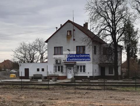 Fotografie Železničná stanica Zlatná na Ostrove