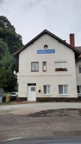 Fotografie Risnovce Train Station