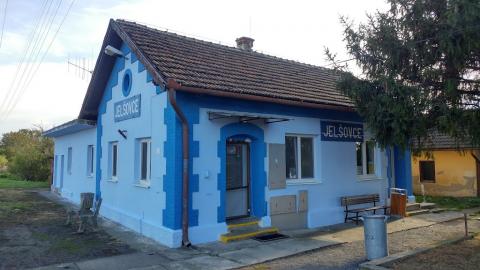 Fotografie Jelšovce Train Station