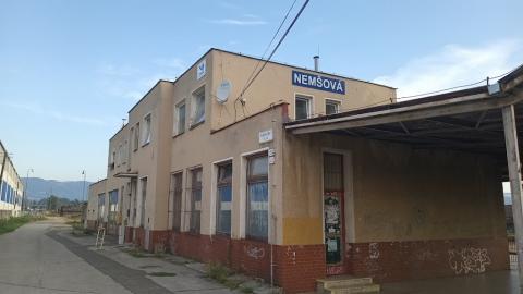Fotografie Nemšová Train Station