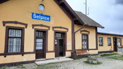 Fotografie Šelpice Train Station