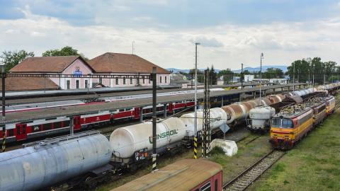 Fotografie Sturovo Train Station