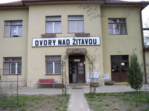 Fotografie Dvory nad Zitavou Train Station
