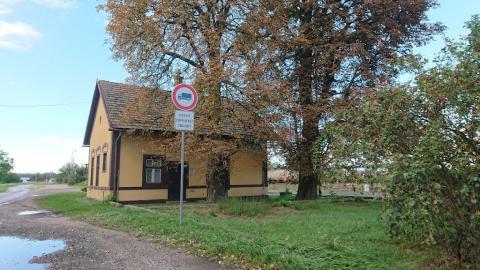Fotografie Šelpice Train Station