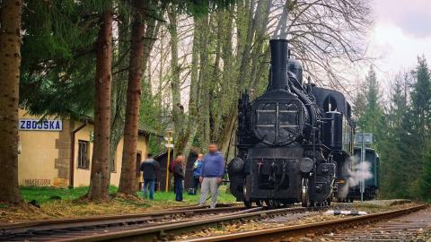 Fotografie Pohronská Polhora Zbojská Train station
