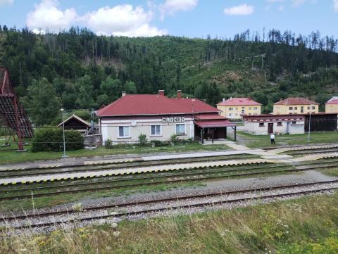Fotografie Mlynky Train Station
