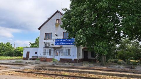Fotografie Železničná stanica Zlatná na Ostrove