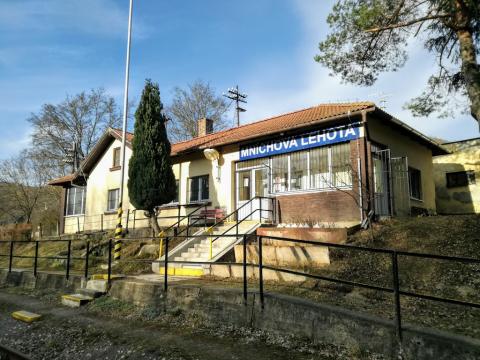 Fotografie Mníchova Lehota Train Station