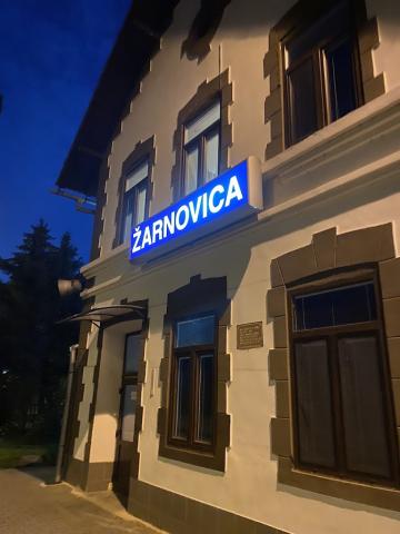 Fotografie Zarnovica Train station