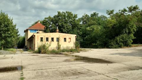 Fotografie Dvory nad Zitavou Train Station