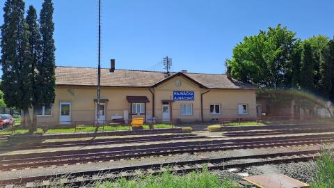 Fotografie Hajnáčka Train Station