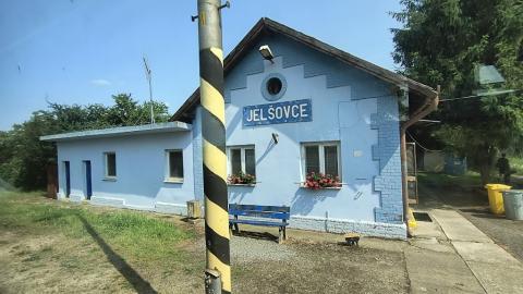 Fotografie Jelšovce Train Station