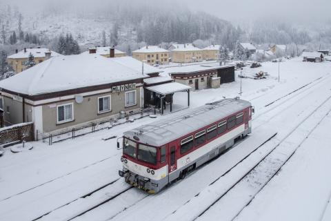 Fotografie Mlynky Train Station